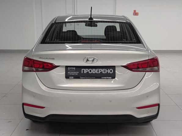 Hyundai Solaris II с пробегом 2018 года, цена 1 089 000 рублей, 165341 км, седан, Автокод Объявления