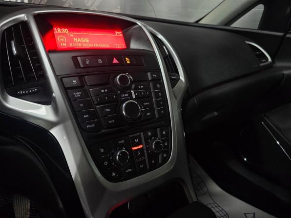 Opel Astra J Рестайлинг с пробегом 2013 года, цена 895 000 рублей, 170949 км, хэтчбек, Автокод Объявления