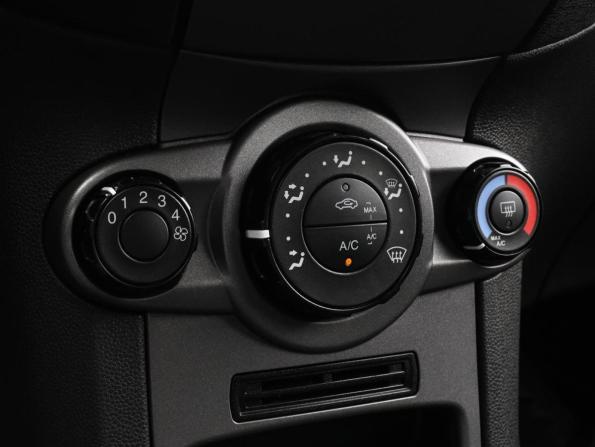 Ford Fiesta Mk6 Рестайлинг с пробегом 2015 года, цена 769 000 рублей, 139239 км, седан, Автокод Объявления