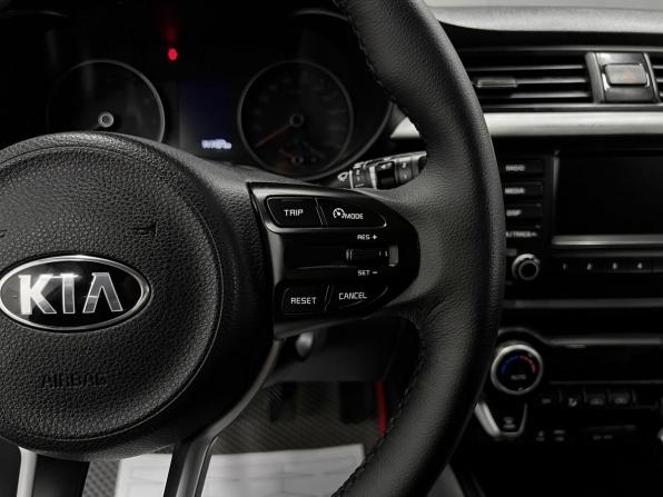 Kia Rio IV с пробегом 2018 года, цена 1 275 000 рублей, 141437 км, хэтчбек, Автокод Объявления