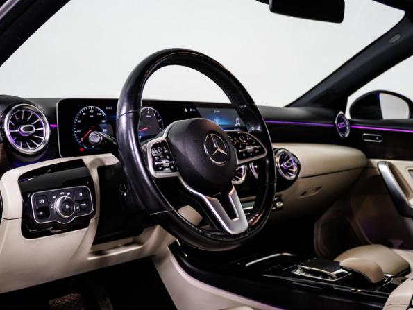 Mercedes-Benz A-Класс IV (W177) с пробегом 2019 года, цена 2 449 000 рублей, 80471 км, седан, Автокод Объявления