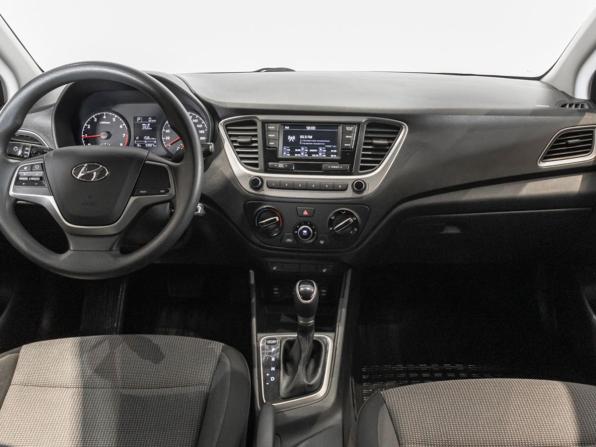 Hyundai Solaris II с пробегом 2018 года, цена 1 201 200 рублей, 93500 км, седан, Автокод Объявления
