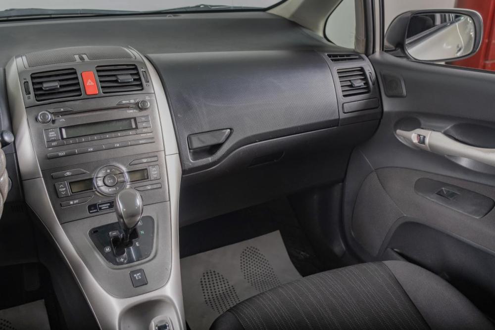 Toyota Auris I Томск  - изображение 11