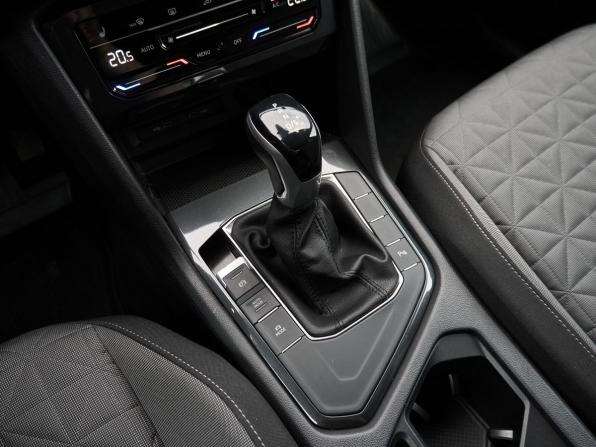 Volkswagen Tiguan II Рестайлинг с пробегом 2021 года, цена 2 987 000 рублей, 24941 км, внедорожник, Автокод Объявления
