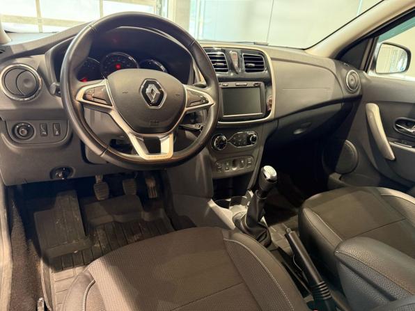 Renault Logan II Рестайлинг с пробегом 2022 года, цена 1 099 000 рублей, 56000 км, седан, Автокод Объявления