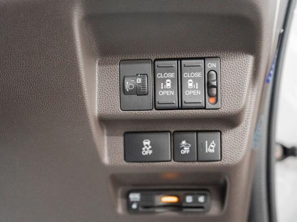 Honda Freed II Рестайлинг с пробегом 2022 года, цена 2 000 000 рублей, 23000 км, компактвэн, Автокод Объявления