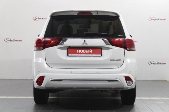 Mitsubishi Outlander III Рестайлинг 3 с пробегом 2022 года, цена 3 700 000 рублей, 305 км, внедорожник, Автокод Объявления