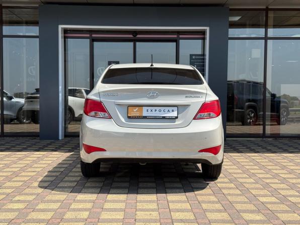 Hyundai Solaris I Рестайлинг с пробегом 2015 года, цена 815 000 рублей, 223000 км, седан, Автокод Объявления
