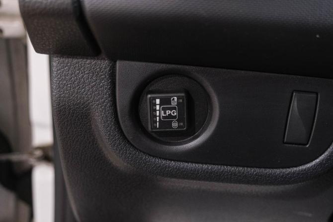 Renault Logan II Рестайлинг с пробегом 2021 года, цена 499 000 рублей, 318000 км, седан, Автокод Объявления