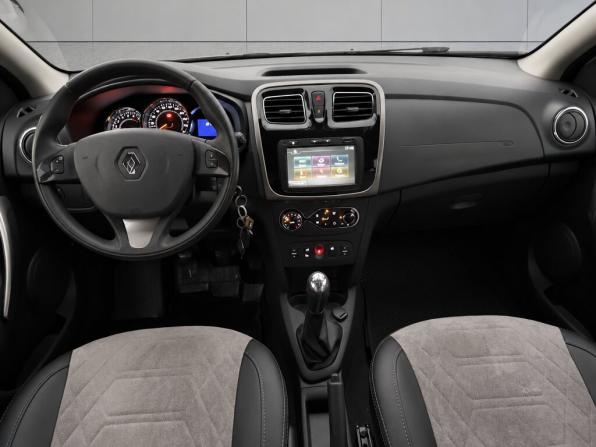 Renault Sandero II с пробегом 2017 года, цена 999 000 рублей, 19093 км, хэтчбек, Автокод Объявления