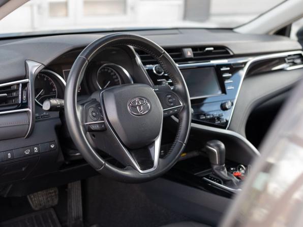 Toyota Camry VIII (XV70) с пробегом 2019 года, цена 2 890 000 рублей, 75137 км, седан, Автокод Объявления