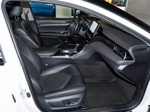 Toyota Camry VIII (XV70) Рестайлинг с пробегом 2021 года, цена 3 690 000 рублей, 72001 км, седан, Автокод Объявления