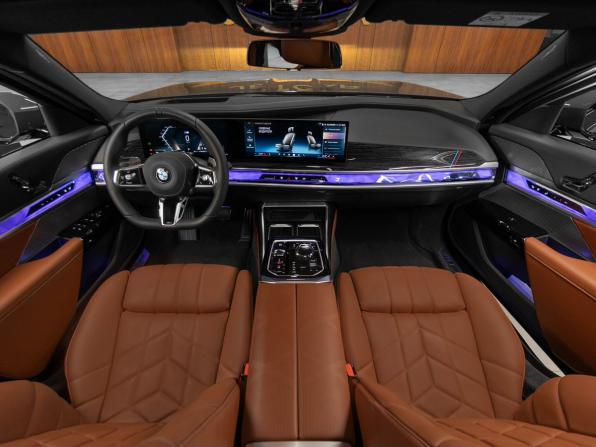 BMW 7 серии VII (G70) с пробегом 2025 года, цена 16 700 000 рублей, 8882 км, седан, Автокод Объявления
