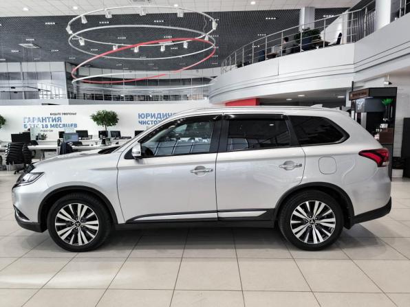 Mitsubishi Outlander III Рестайлинг 3 с пробегом 2021 года, цена 3 200 000 рублей, 67451 км, внедорожник, Автокод Объявления