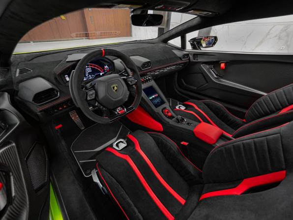 Lamborghini Huracán I Рестайлинг с пробегом 2024 года, цена 39 990 000 рублей, 88 км, купе, Автокод Объявления