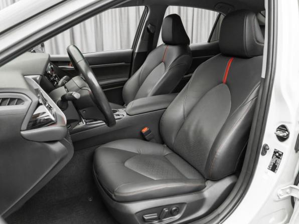 Toyota Camry VIII (XV70) Рестайлинг с пробегом 2021 года, цена 3 490 000 рублей, 46727 км, седан, Автокод Объявления