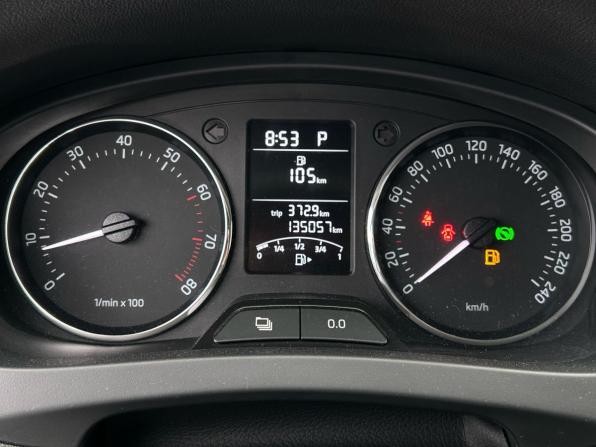 Skoda Rapid I с пробегом 2015 года, цена 1 140 000 рублей, 135055 км, лифтбек, Автокод Объявления