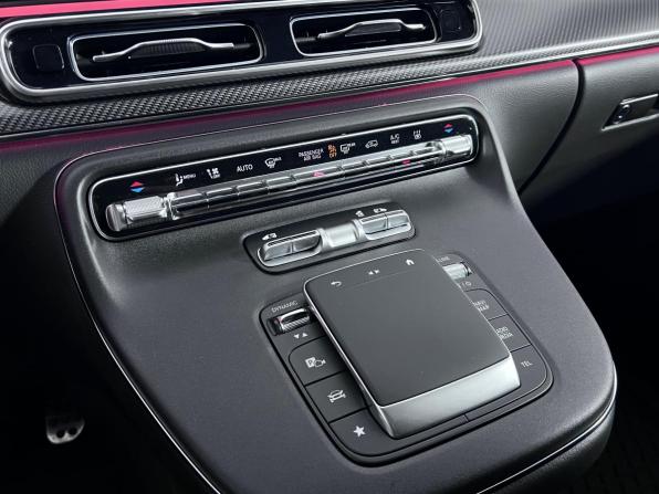 Mercedes-Benz V-Класс III (W447) Рестайлинг 2 с пробегом 2024 года, цена 10 899 000 рублей, 9692 км, минивэн, Автокод Объявления