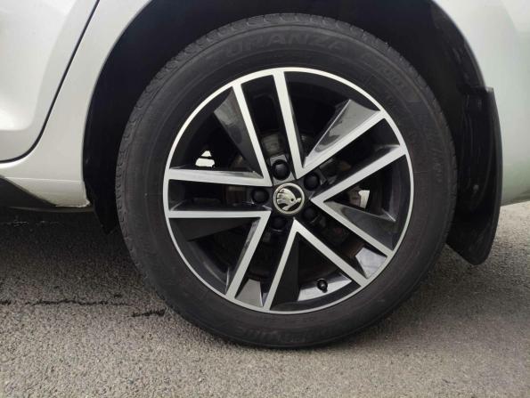 Skoda Rapid I Рестайлинг с пробегом 2019 года, цена 1 375 000 рублей, 81333 км, лифтбек, Автокод Объявления