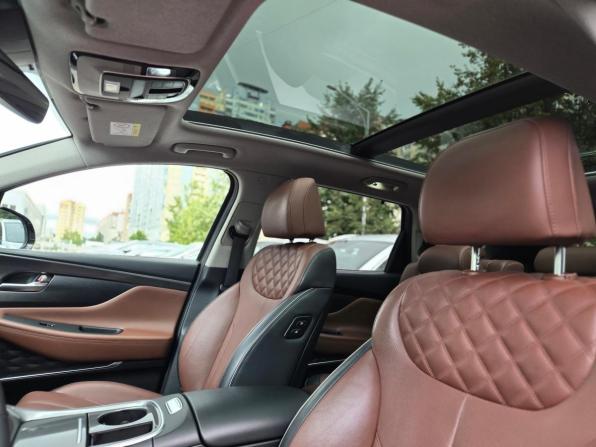 Hyundai Santa Fe IV Рестайлинг с пробегом 2023 года, цена 3 299 900 рублей, 152000 км, внедорожник, Автокод Объявления