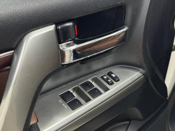 Toyota Land Cruiser 200 Series Рестайлинг 1 с пробегом 2014 года, цена 3 565 000 рублей, 358420 км, внедорожник, Автокод Объявления