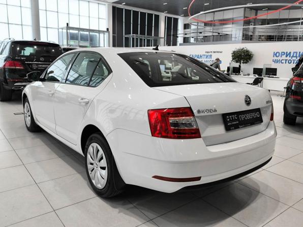 Skoda Octavia III (A7) Рестайлинг с пробегом 2017 года, цена 1 680 000 рублей, 61392 км, лифтбек, Автокод Объявления