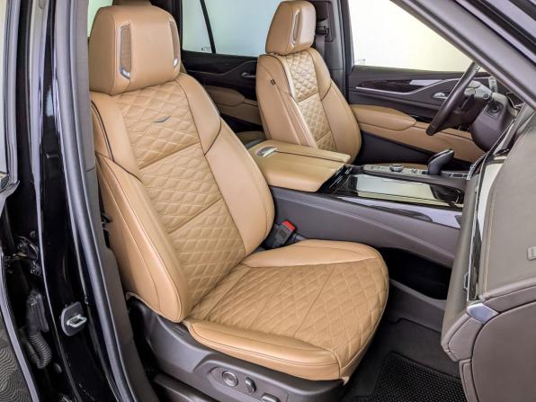 Cadillac Escalade V с пробегом 2023 года, цена 10 500 000 рублей, 37639 км, внедорожник, Автокод Объявления