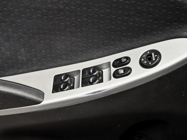 Hyundai Solaris I с пробегом 2013 года, цена 625 000 рублей, 306788 км, хэтчбек, Автокод Объявления