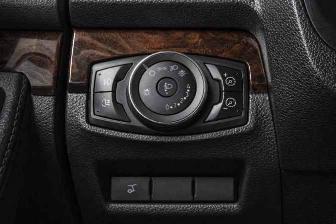 Ford Explorer V с пробегом 2012 года, цена 1 679 000 рублей, 212000 км, внедорожник, Автокод Объявления