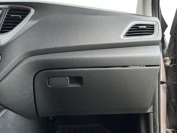 Hyundai Solaris II с пробегом 2018 года, цена 1 390 000 рублей, 45603 км, седан, Автокод Объявления