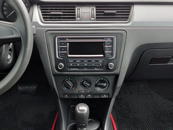 Skoda Rapid I с пробегом 2015 года, цена 1 030 000 рублей, 117286 км, лифтбек, Автокод Объявления