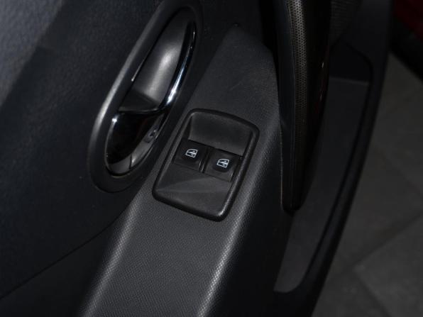 Renault Sandero II Рестайлинг с пробегом 2018 года, цена 1 150 000 рублей, 100408 км, хэтчбек, Автокод Объявления