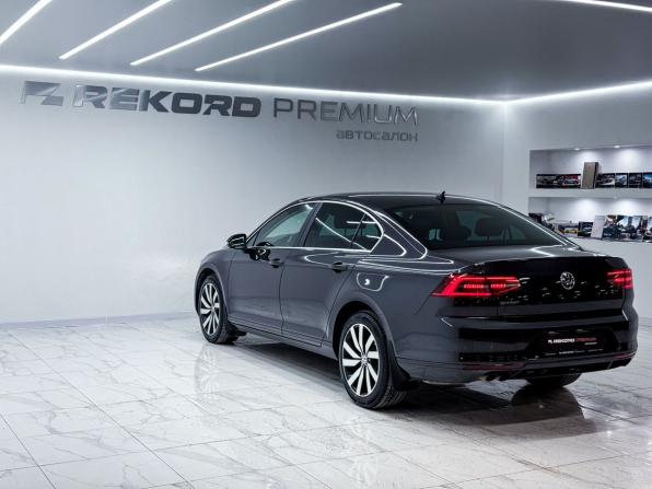 Volkswagen Passat B8 с пробегом 2019 года, цена 1 870 000 рублей, 226641 км, седан, Автокод Объявления