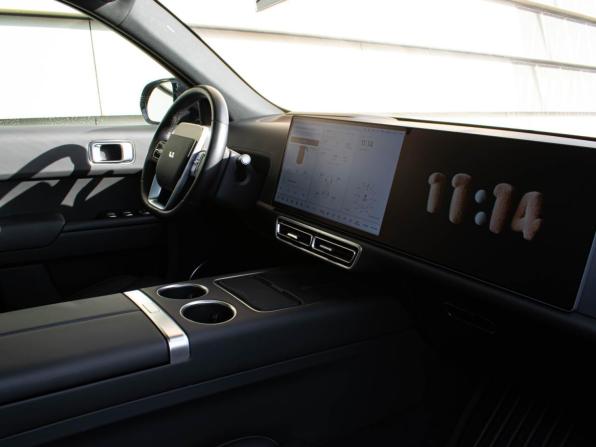 Li Auto (Lixiang) L7 I с пробегом 2024 года, цена 5 955 000 рублей, 45000 км, внедорожник, Автокод Объявления