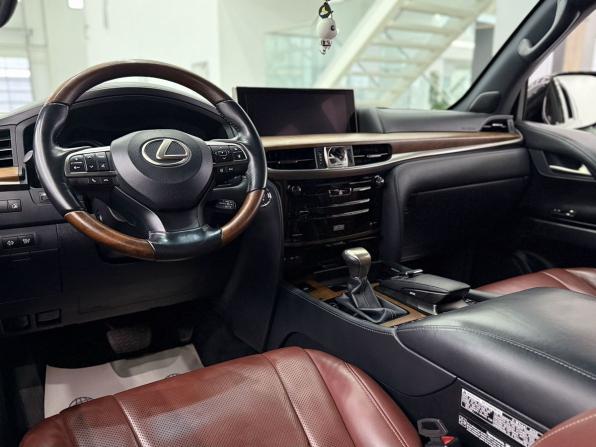 Lexus LX III Рестайлинг 2 с пробегом 2018 года, цена 9 300 000 рублей, 76845 км, внедорожник, Автокод Объявления