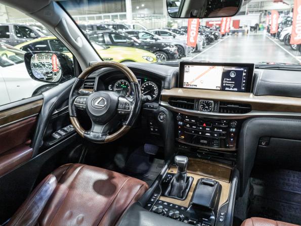 Lexus LX III Рестайлинг 2 с пробегом 2016 года, цена 6 599 700 рублей, 92716 км, внедорожник, Автокод Объявления