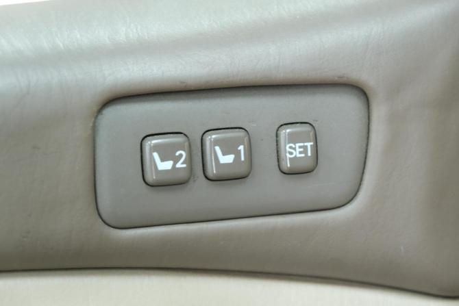 Lexus LX II с пробегом 2001 года, цена 1 899 000 рублей, 330000 км, внедорожник, Автокод Объявления