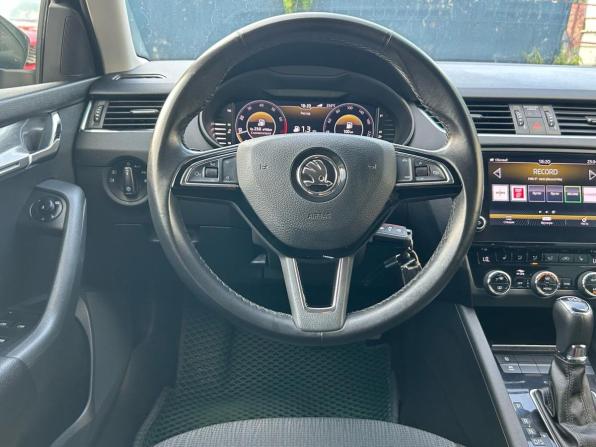 Skoda Octavia III (A7) Рестайлинг с пробегом 2019 года, цена 2 245 000 рублей, 114759 км, лифтбек, Автокод Объявления