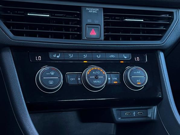 Volkswagen Jetta VII с пробегом 2019 года, цена 1 638 500 рублей, 98008 км, седан, Автокод Объявления