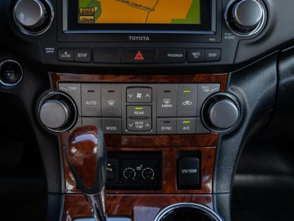 Toyota Highlander II (XU40) Рестайлинг с пробегом 2011 года, цена 2 299 000 рублей, 143033 км, внедорожник, Автокод Объявления