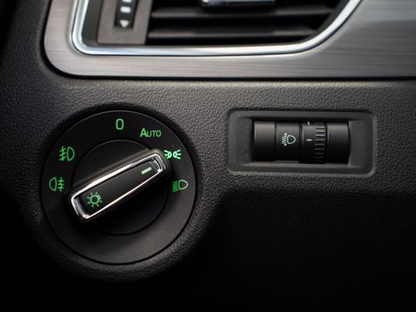 Skoda Rapid I Рестайлинг с пробегом 2017 года, цена 1 400 000 рублей, 140676 км, лифтбек, Автокод Объявления