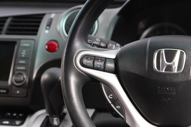Honda Stream II Рестайлинг с пробегом 2010 года, цена 1 299 000 рублей, 120000 км, компактвэн, Автокод Объявления