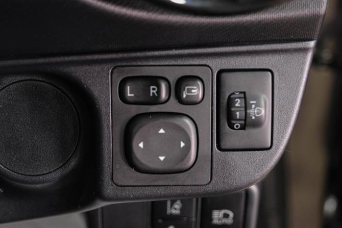 Toyota Aqua I Рестайлинг 2 с пробегом 2018 года, цена 1 029 000 рублей, 236100 км, хэтчбек, Автокод Объявления