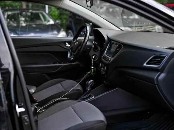 Hyundai Solaris II с пробегом 2017 года, цена 1 200 001 рубль, 109289 км, седан, Автокод Объявления