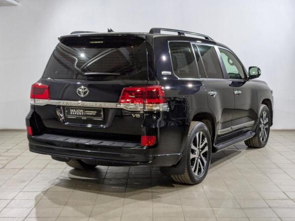 Toyota Land Cruiser 200 Series Рестайлинг 2 с пробегом 2019 года, цена 8 600 000 рублей, 95423 км, внедорожник, Автокод Объявления