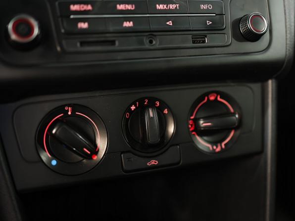 Volkswagen Polo V с пробегом 2014 года, цена 799 000 рублей, 97300 км, седан, Автокод Объявления