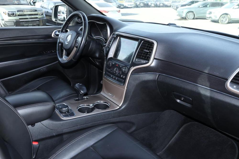 Jeep Grand Cherokee IV (WK2) Рестайлинг Москва  - изображение 9