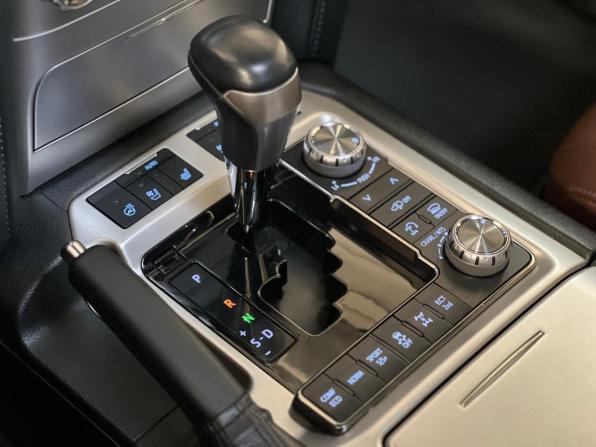 Toyota Land Cruiser 200 Series Рестайлинг 2 с пробегом 2019 года, цена 10 700 000 рублей, 33598 км, внедорожник, Автокод Объявления