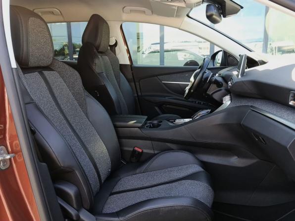 Peugeot 3008 II с пробегом 2018 года, цена 1 649 000 рублей, 154207 км, внедорожник, Автокод Объявления