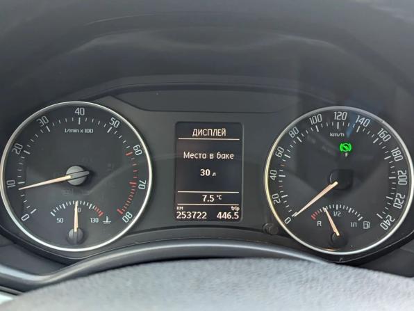 Skoda Octavia II (A5) Рестайлинг с пробегом 2011 года, цена 839 000 рублей, 253718 км, лифтбек, Автокод Объявления